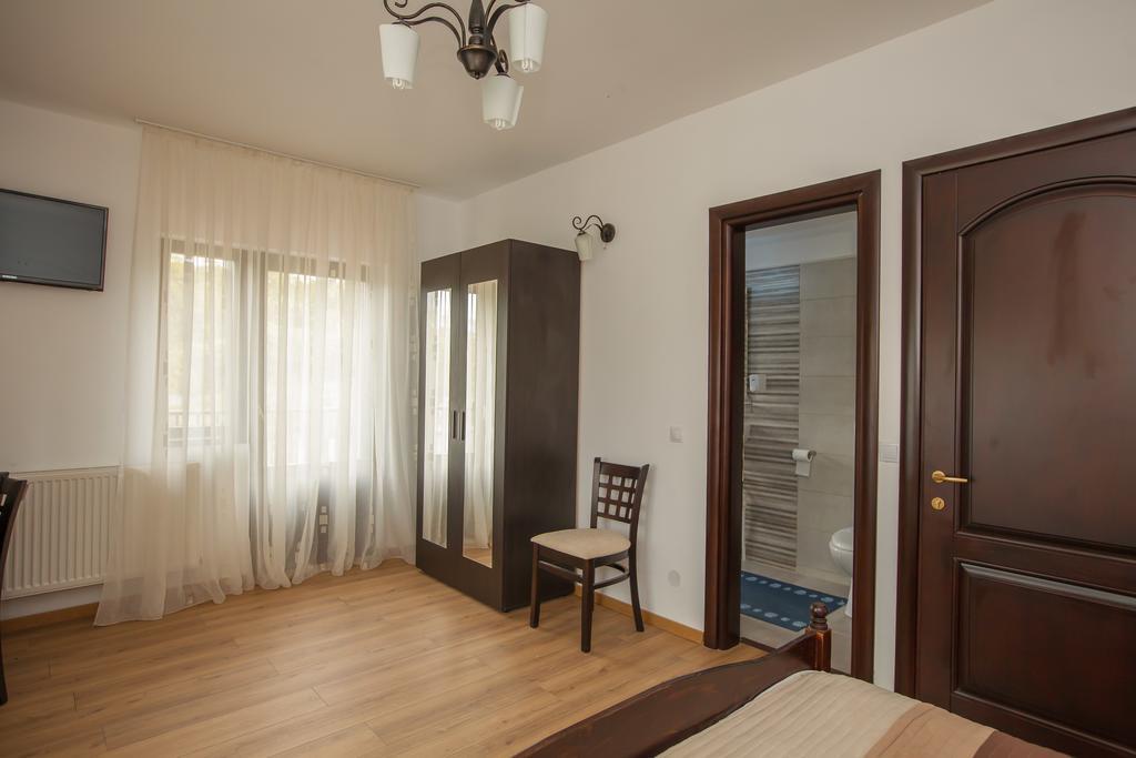 Hotel Pensiunea Aurora Racova Esterno foto